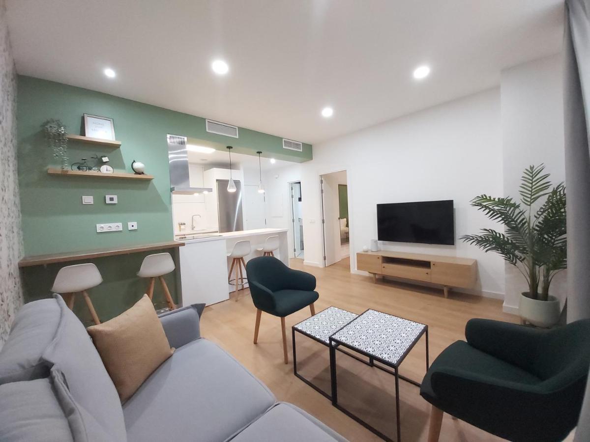 דירות מאלגה Del Parque Flats Teatro Plaza Premium מראה חיצוני תמונה